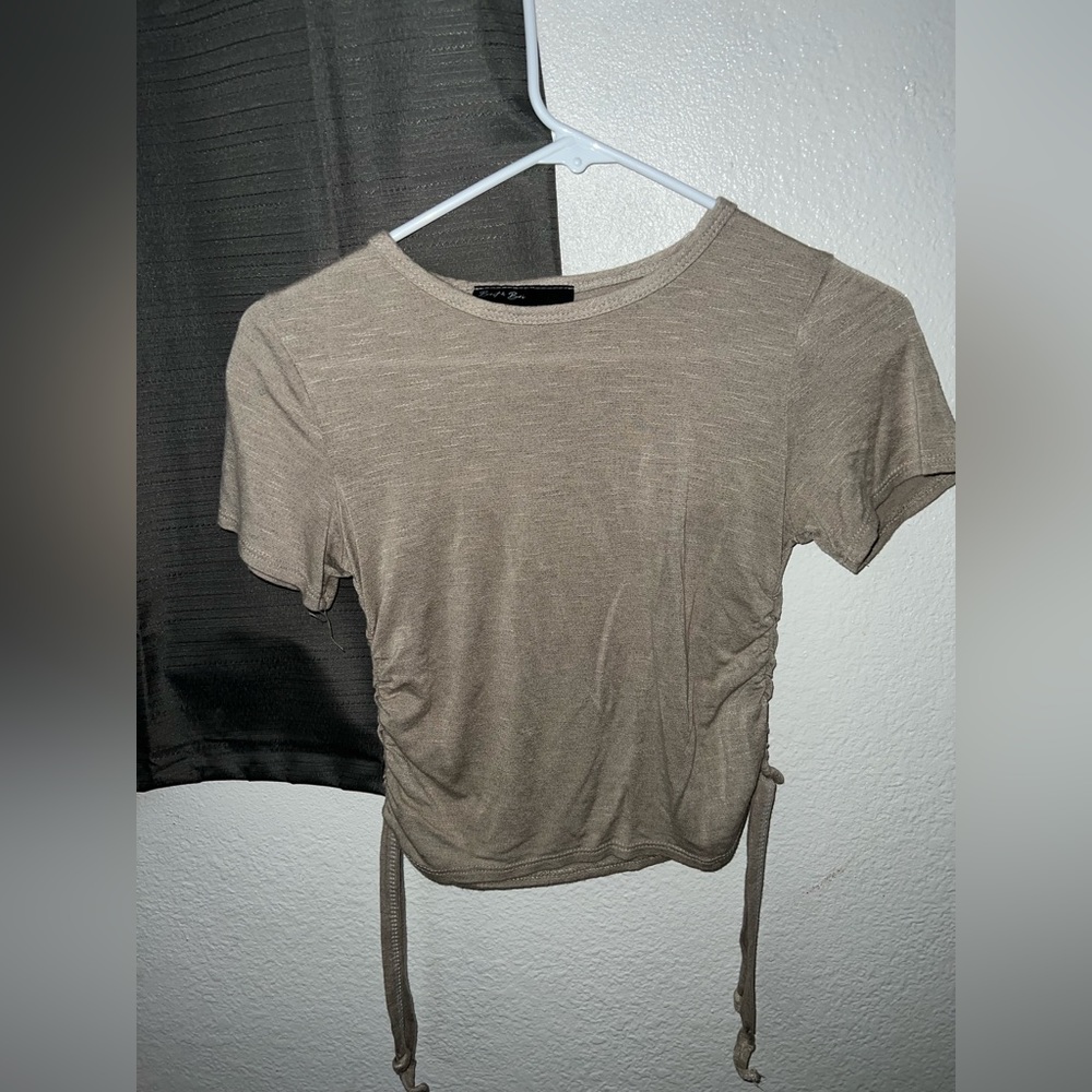 Beige top - Picture 2 of 5